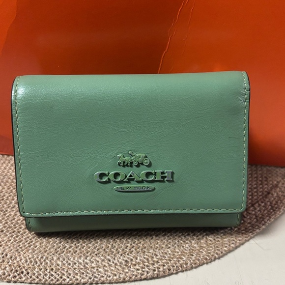 Coach Green Leather Wallet - Picture 1 of 10